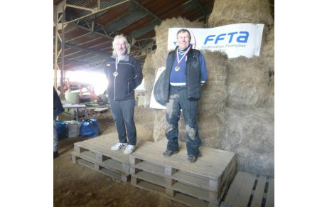 CAMPAGNE À LONGUEVAL - Tir en Campagne